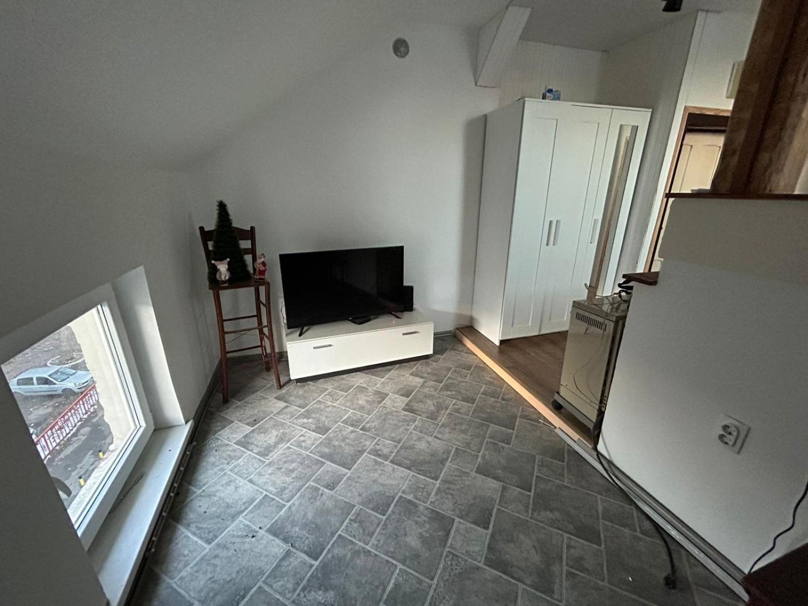 Private Apartament With Shared Bathroom Belgrade Exterior photo